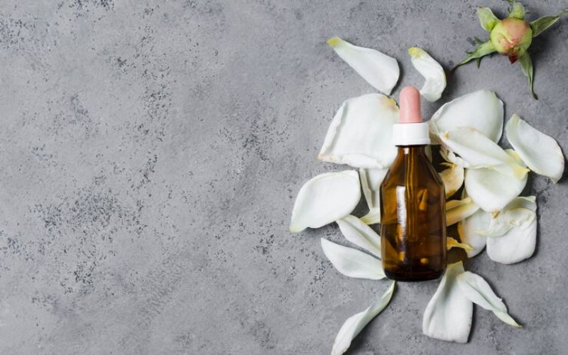 Hướng dẫn sử dụng khi dùng tinh dầu Trà Trắng